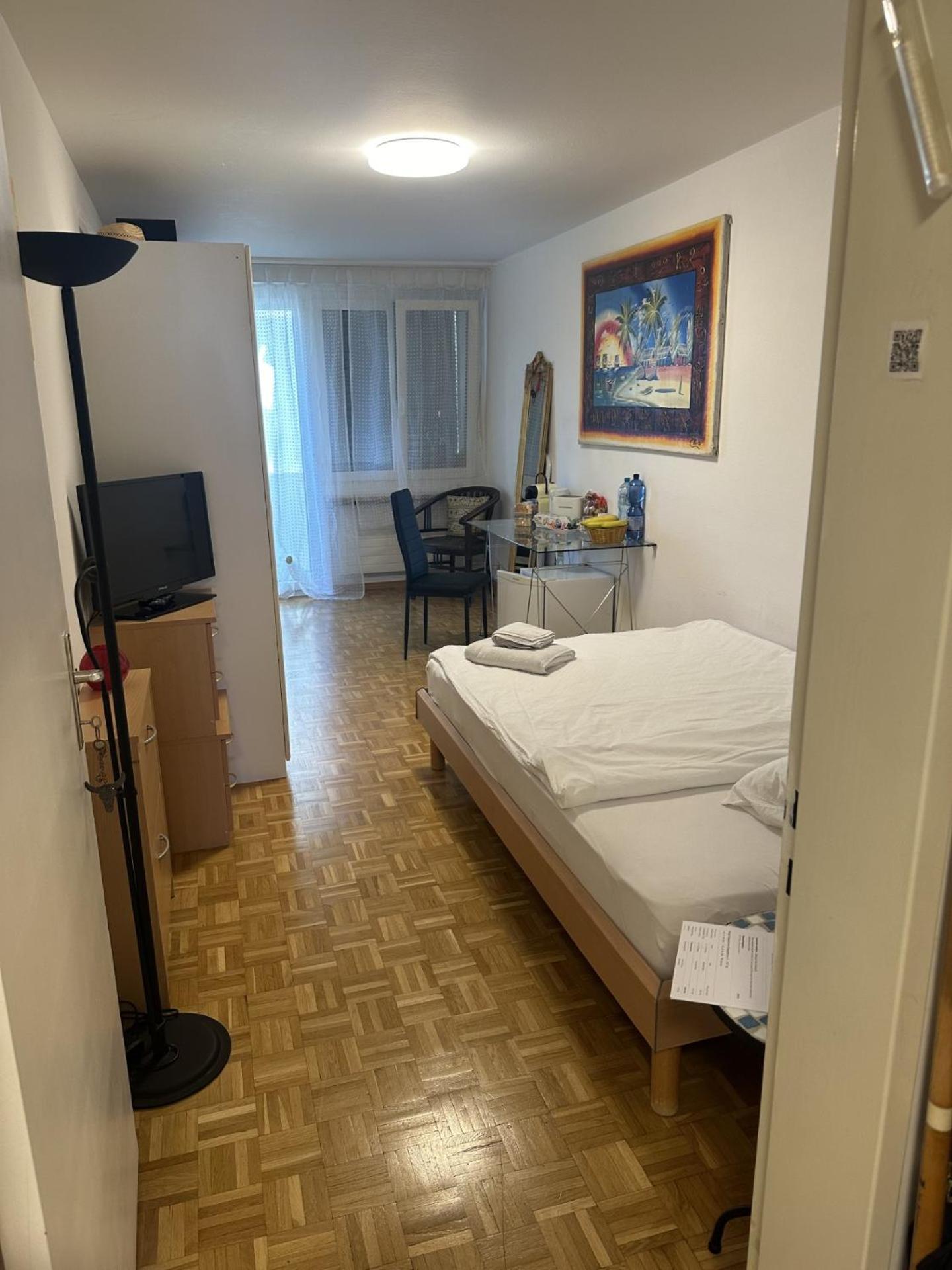Schoenes Zimmer In Der City Bázel Kültér fotó